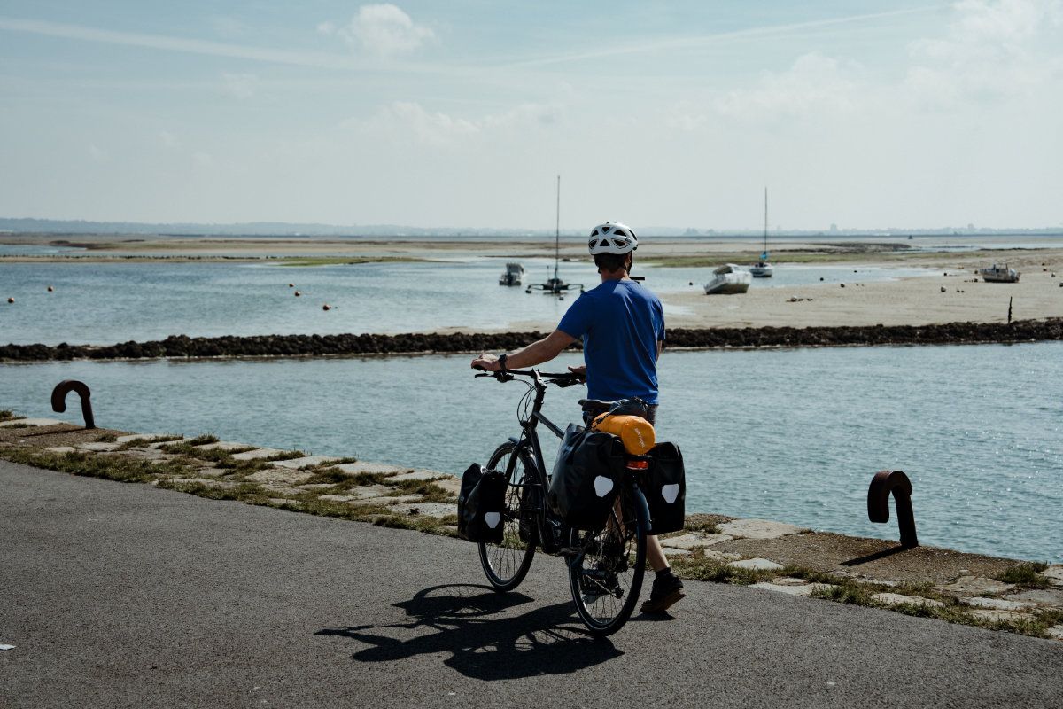 voyageur vélo port bretagne