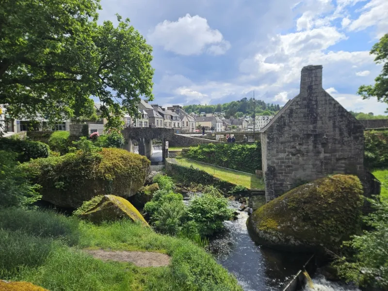 Le village d'Huelgoat à vélo